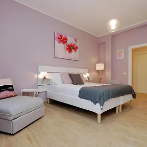 The Place To Be Apartment
