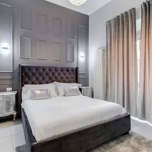 Luxury Trevi Fountain - Your Italian Holidays Apartment